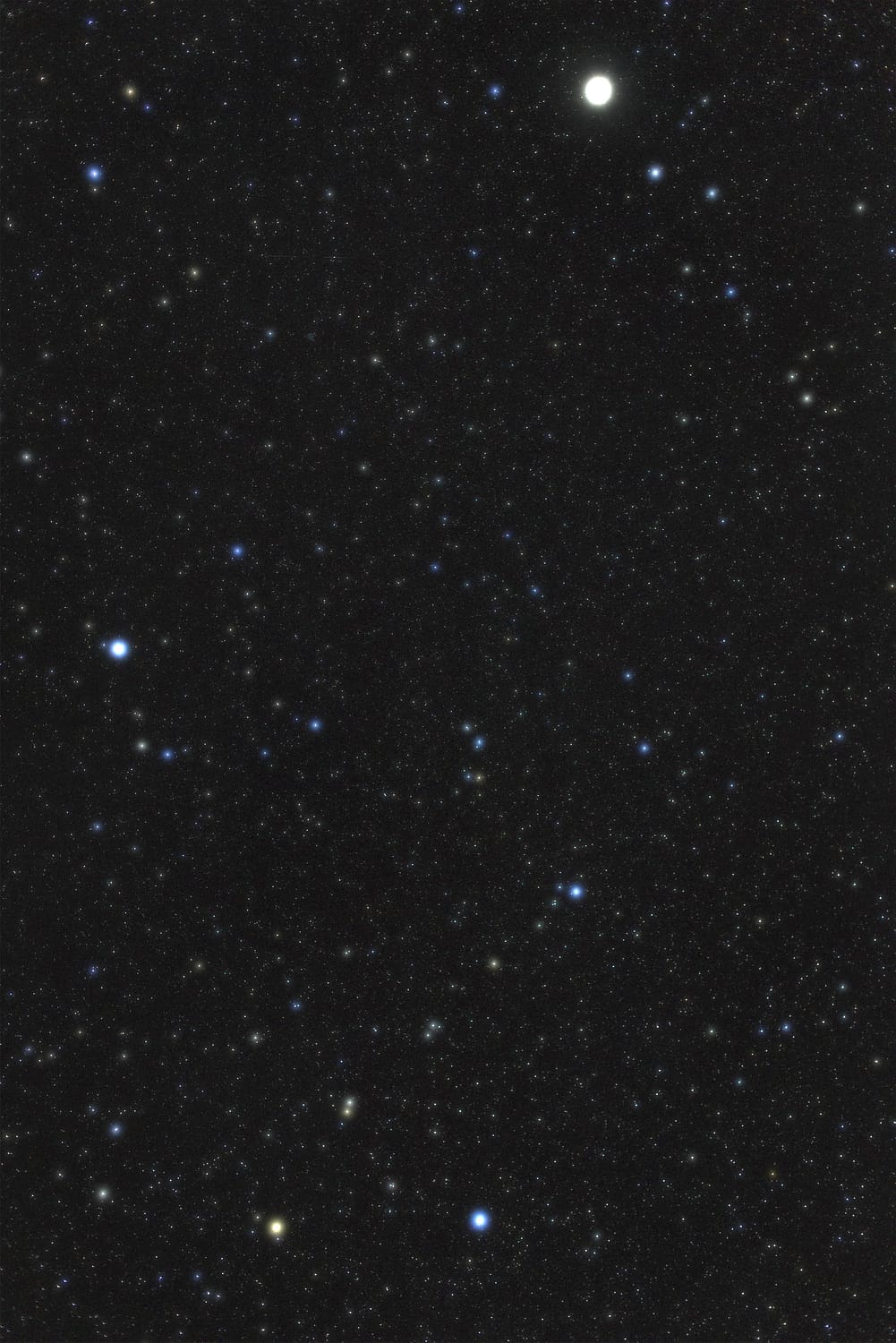 Zwischen dem Planeten Jupiter (oben) und dem Sternbild Kranich (unten) befindet sich in der Bildmitte das Sternbild Südlicher Fisch