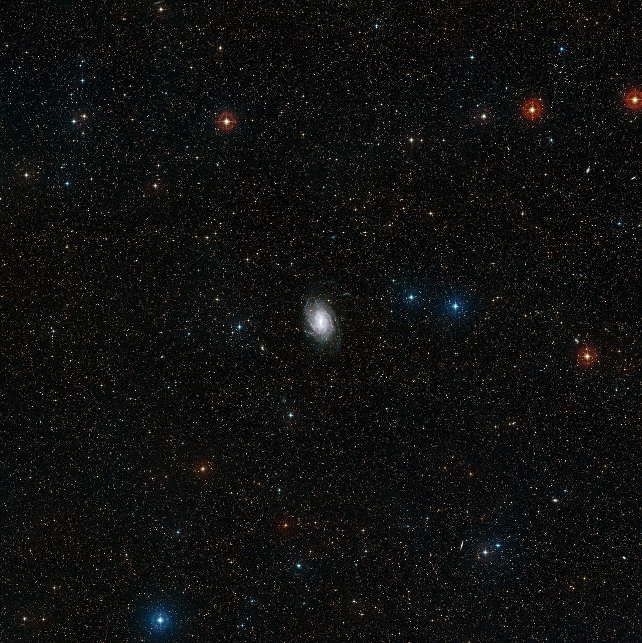 Weitfeldaufnahme der Galaxie NGC 6744