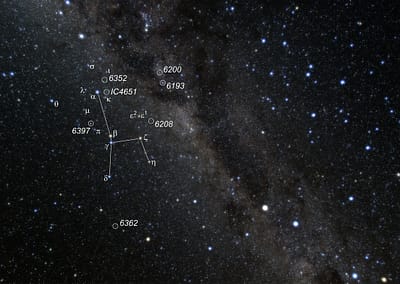 Der Altar (lateinisch: Ara) ist ein Sternbild am Südhimmel und im Band der Milchstraße
