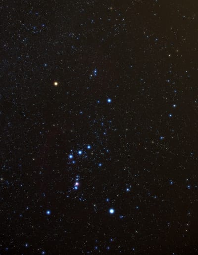 Das Sternbild Orion enthält zahlreiche helle Sterne
